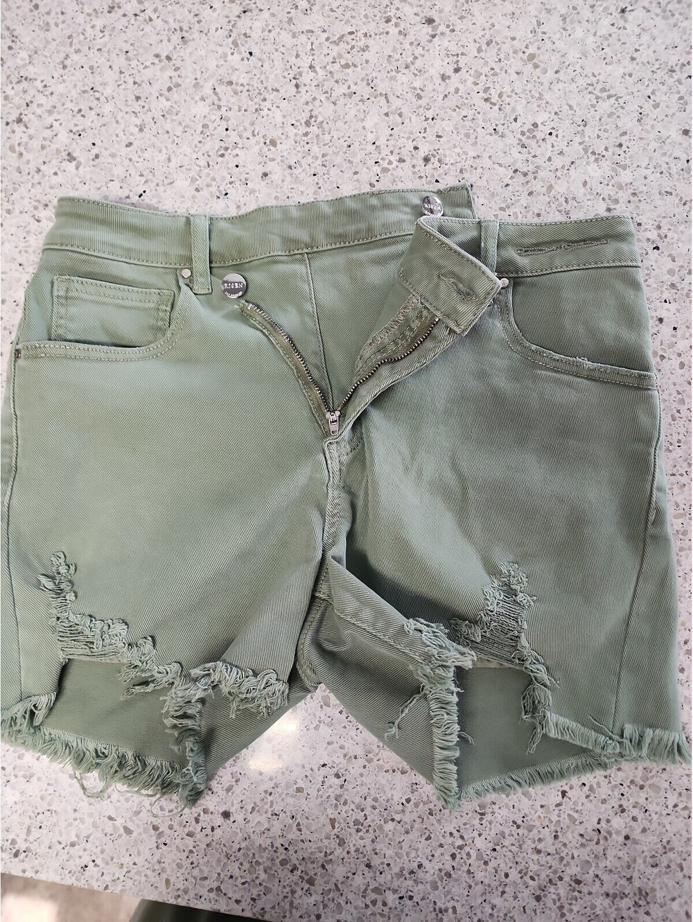 Shorts - Picture 4 of 9